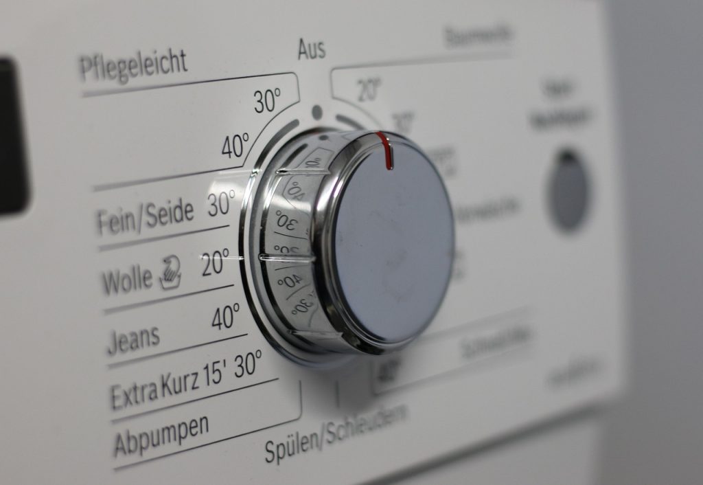 High-ranked energy label products like washing machines can help consumers save money.